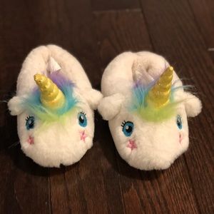 Unicorn slippers - never worn size 5-6 (toddler)